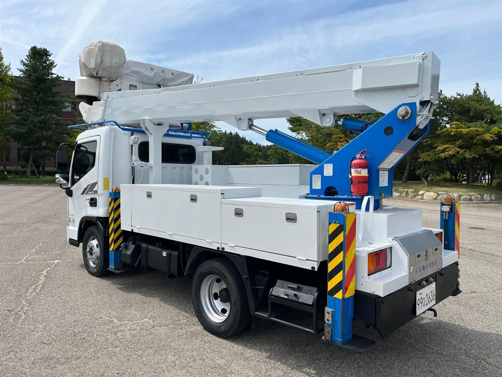 3.5톤 동해 DHT-150S 고압활선 고소작업차 2015년식 주행 41,016km 중고 화물차 바가지차 상세 이미지 6