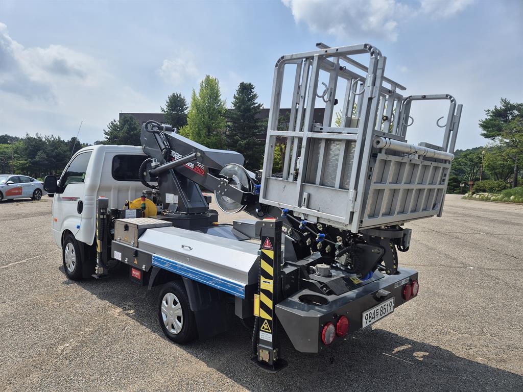 1톤 스카이 고소작업차 노바스200S 2023년식 주행 20,751km 중고 화물차 바가지차 상세 이미지 6