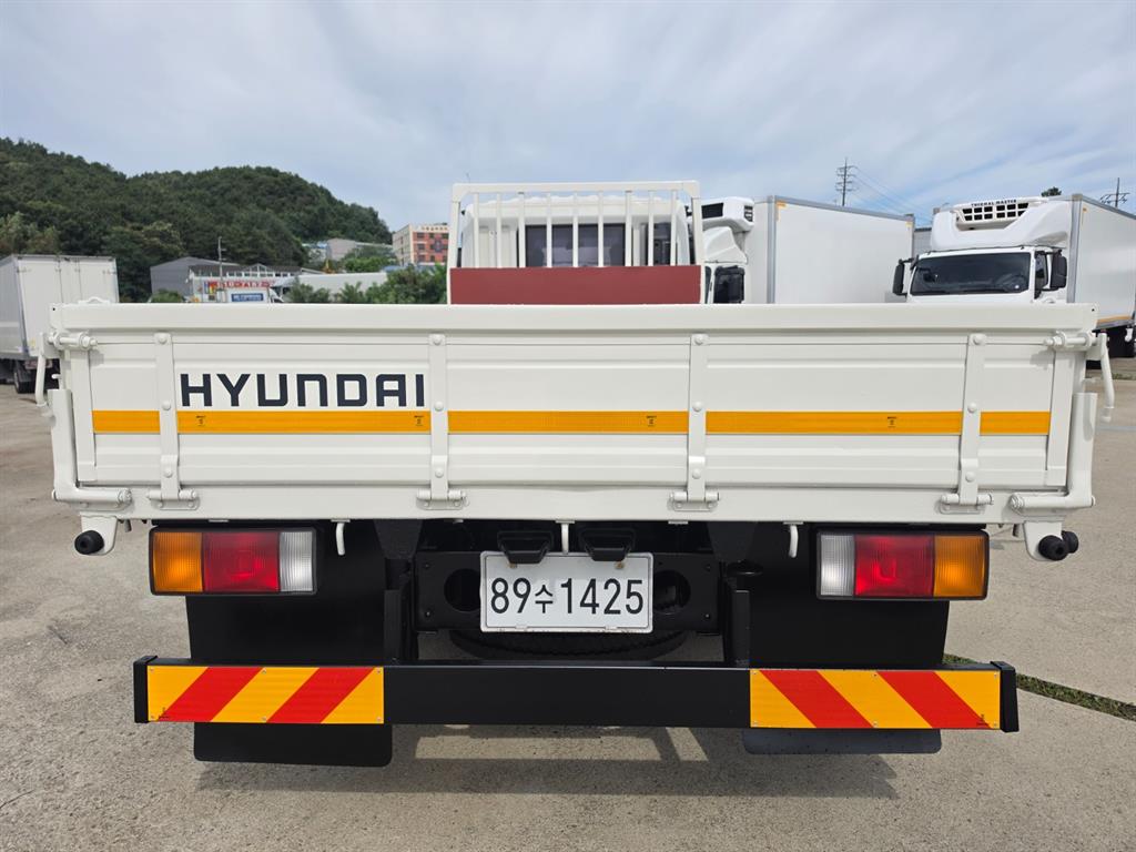 현대 메가트럭 5톤 중축 카고 2014년식 주행 235,822km 중고 화물차 상세 이미지 4