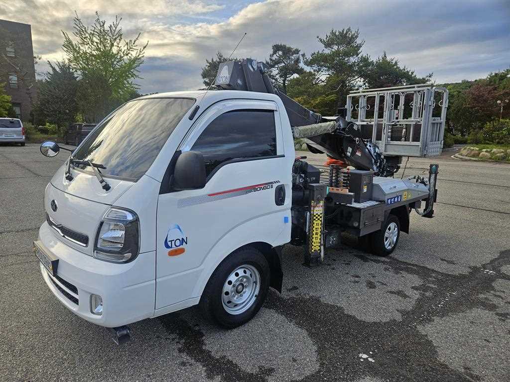 기아 1톤 고소작업차 2.5톤이하 2020년식 주행 28,566km 중고 화물차 바가지차 대표 이미지