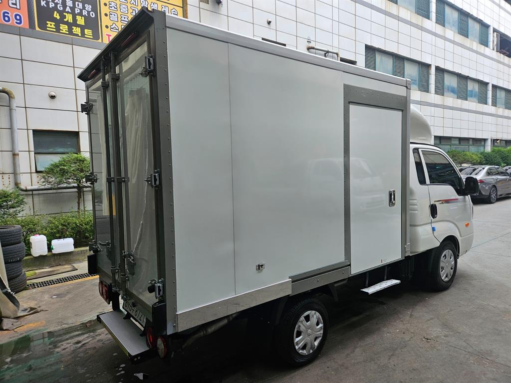 기아 봉고3 1톤 LPG 하이내장탑 2024년식 주행 33,015km 중고 화물차 상세 이미지 9