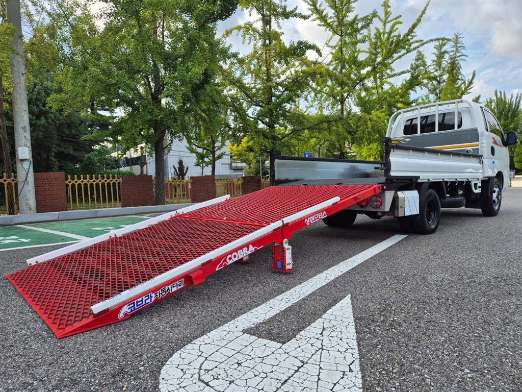 기아 봉고3 1.2톤 자동사다리 운반차 2017년식 주행 125,155km 중고 화물차 셀프로더 상세 이미지 9