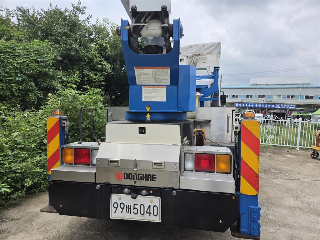 3.5톤 동해 DHT-160S 고압활선 고소작업차 2015년식 주행 68,217km 중고 화물차 바가지차 상세 이미지 2