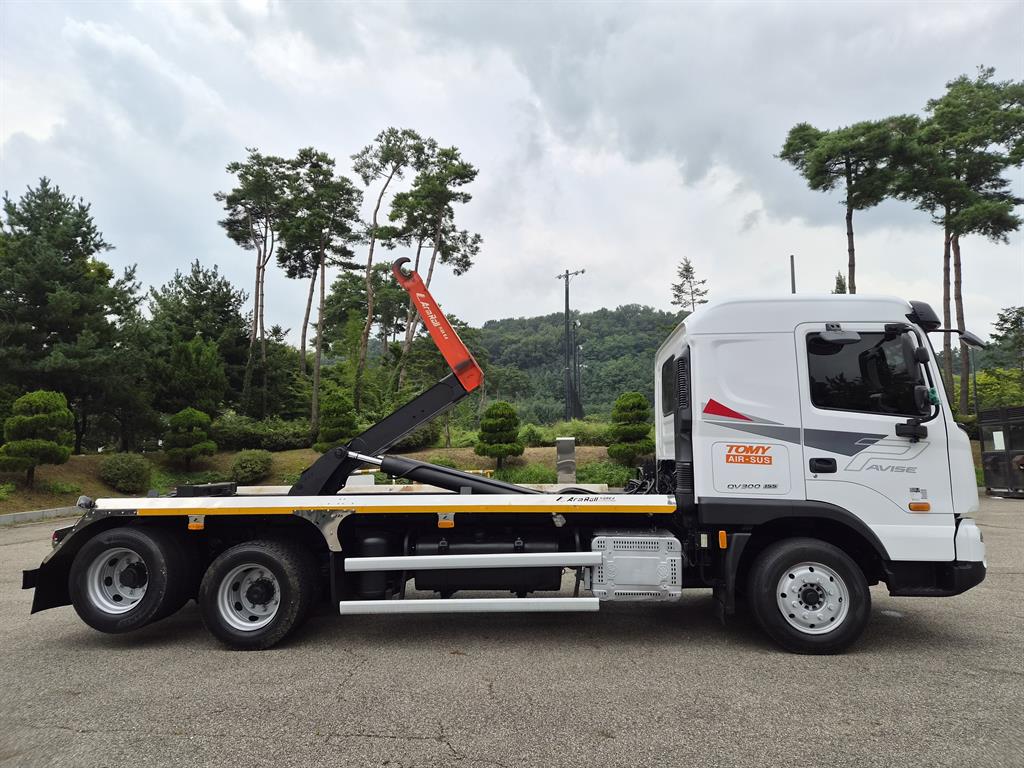 현대 파비스 7.5톤 후축 쓰리축 암롤 2023년식 주행 135,563km 중고 화물차 상세 이미지 5
