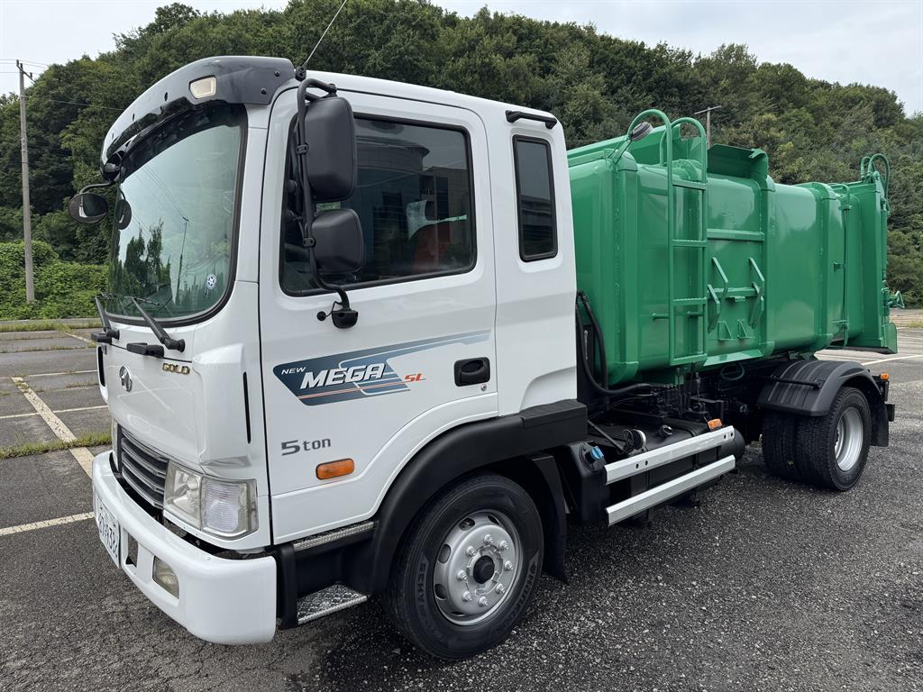 5톤 음식물처리차 동양 7800kg 인증 덤프식 2016년식 주행 204,928km 중고 화물차 음식물차 대표 이미지