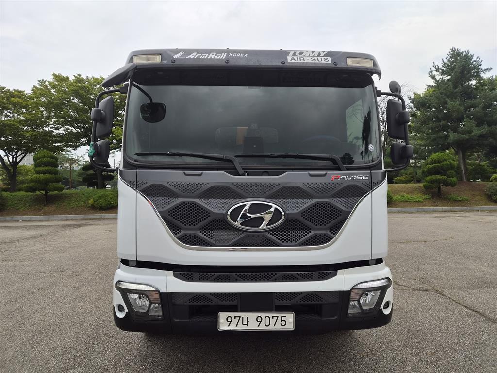 현대 파비스 7.5톤 후축 쓰리축 암롤 2023년식 주행 135,563km 중고 화물차 상세 이미지 3