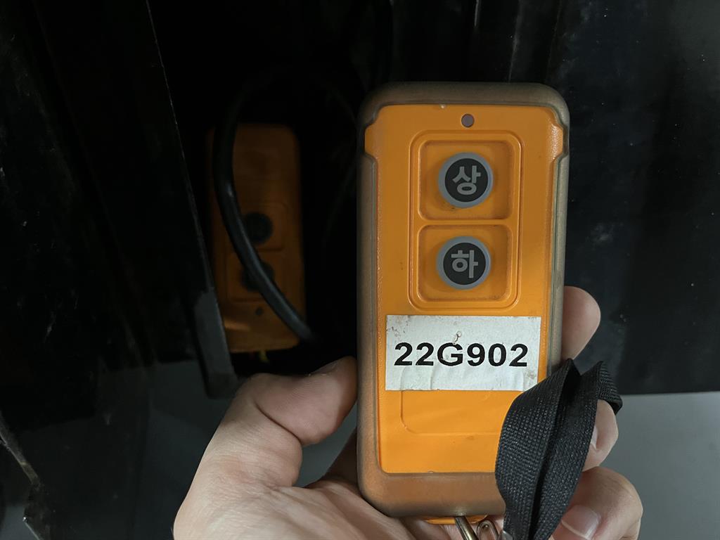 기아 더뉴봉고3 1톤 킹캡 초장축 수직형 2단 파워게이트 2023년식 주행 37,077km 중고 화물차 카고 상세 이미지 13