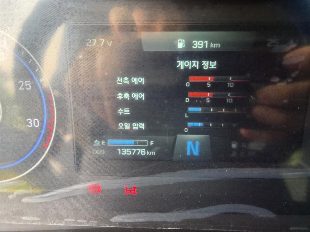 현대 파비스 7.5톤 후축 쓰리축 암롤 2023년식 주행 135,563km 중고 화물차 상세 이미지 13