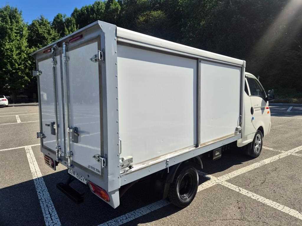 현대 포터2 1톤 저상내장탑 양문미닫이 2019년식 주행 91,878km 중고 화물차 상세 이미지 4