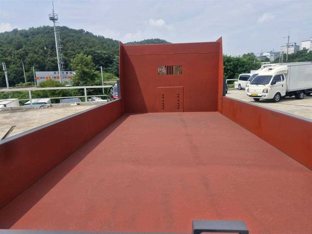 현대 5톤 저상 덤프 쓰리축 앞축 2010년식 주행 211,362km 중고 화물차 상세 이미지 12