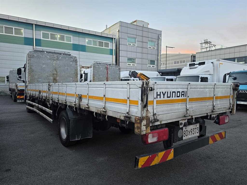 현대 메가트럭 5.5톤 카고 2023년식 주행 339,075km 중고 화물차 상세 이미지 4