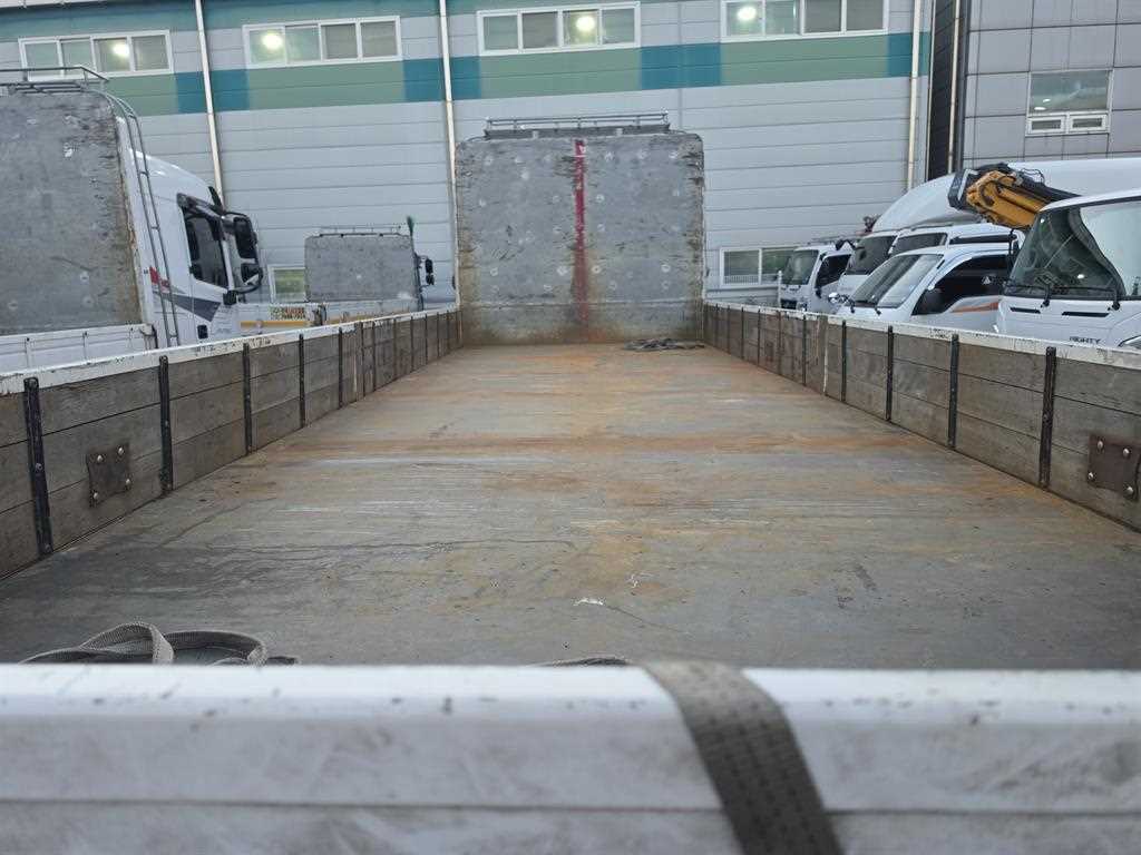 현대 메가트럭 5.5톤 카고 2023년식 주행 309,653km 중고 화물차 상세 이미지 5