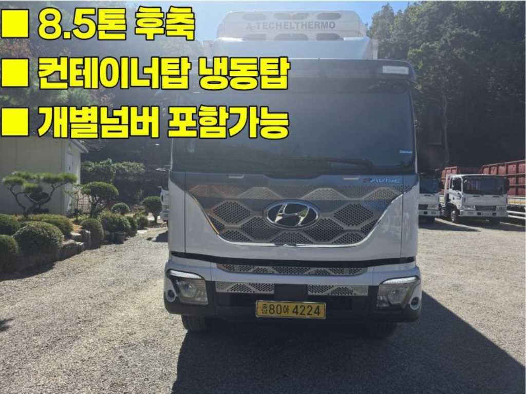 현대 8.5톤 냉동탑 2024년식 주행 379,839km 오토 중고 화물차 대표 이미지