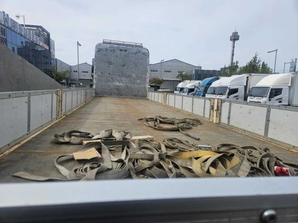 멕쎈 맥쎈 8.5톤 앞축 카고 2025년식 주행 118,000km 중고 화물차 상세 이미지 5