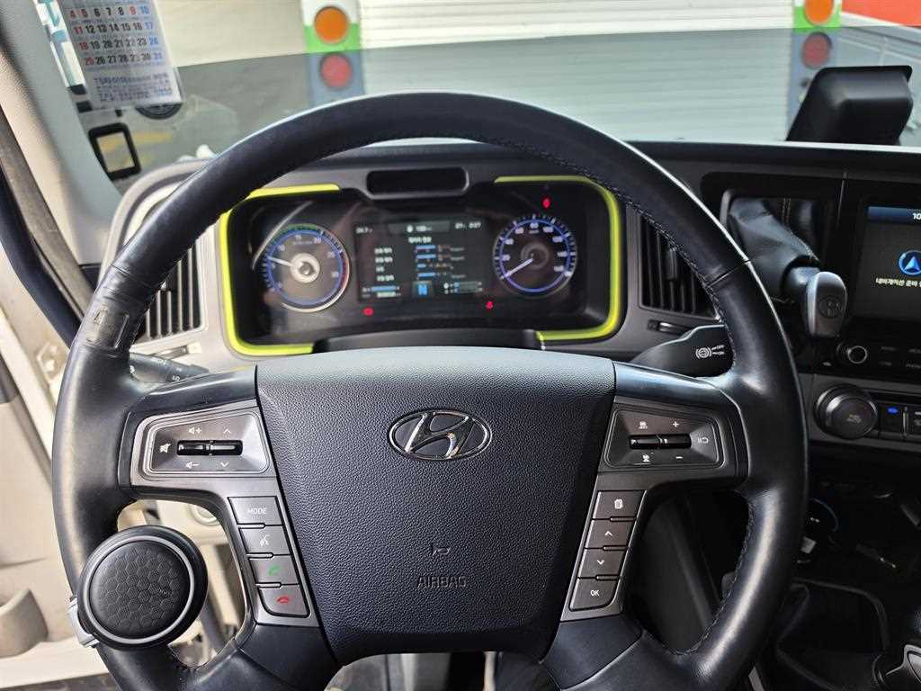 현대 메가트럭 5.5톤 카고 2023년식 주행 309,653km 중고 화물차 상세 이미지 9