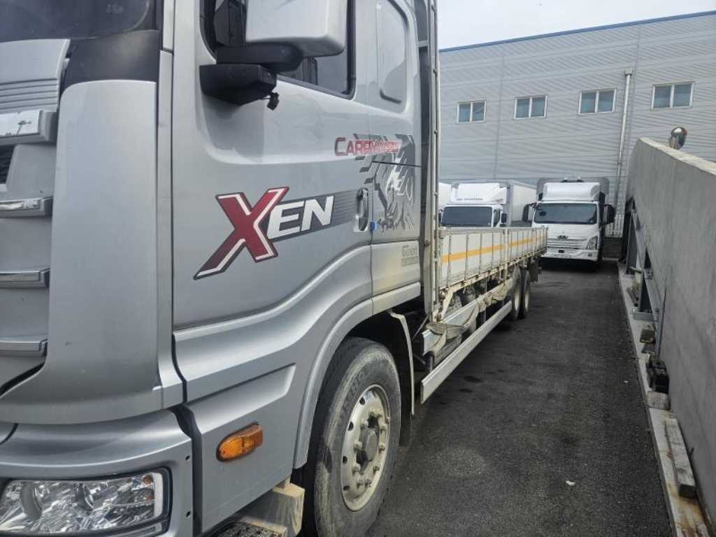멕쎈 맥쎈 8.5톤 앞축 카고 2025년식 주행 118,000km 중고 화물차 상세 이미지 4