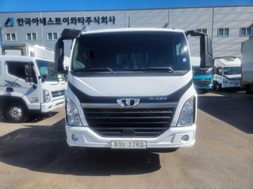더 쎈 3.5톤 카고 2023년식 주행 32,357km 중고 화물차 상세 이미지 2