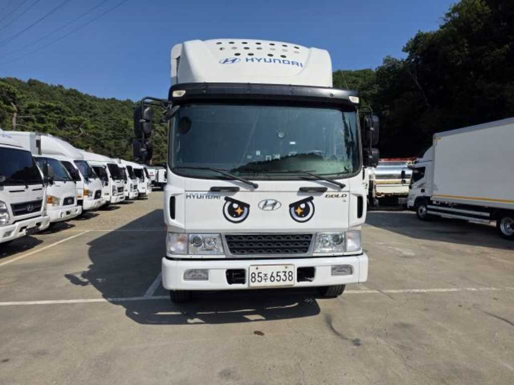 현대 메가트럭 5톤 윙바디 2018년식 주행 243,161km 중고 화물차 상세 이미지 2