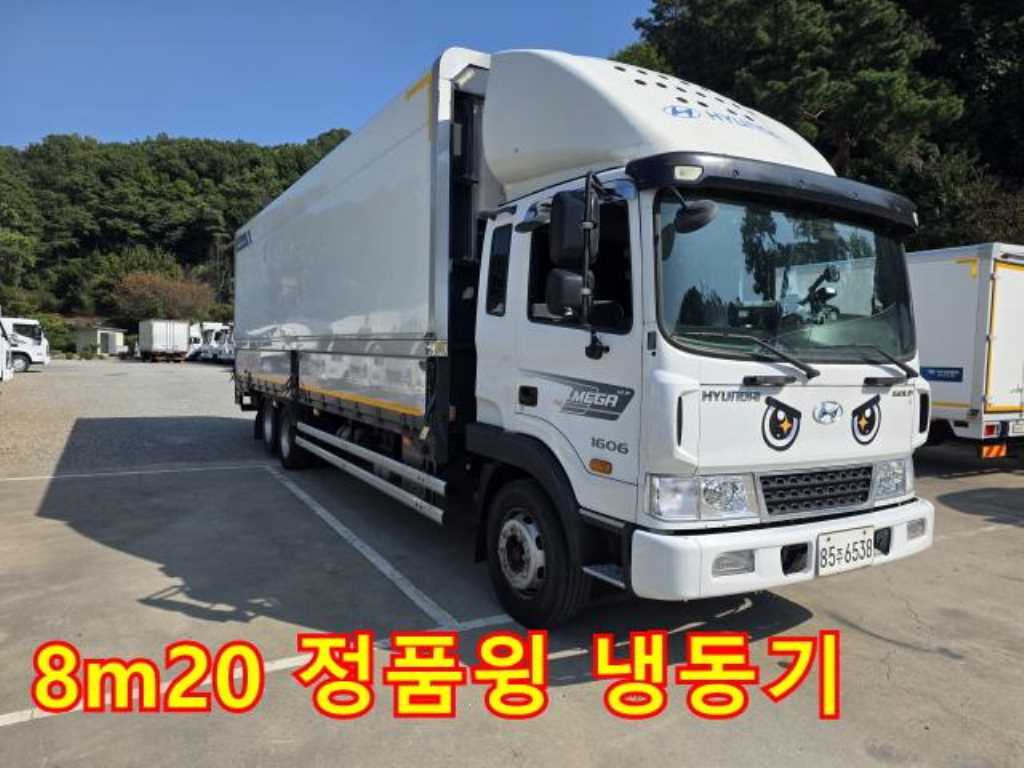 현대 메가트럭 5톤 윙바디 2018년식 주행 243,161km 중고 화물차 대표 이미지
