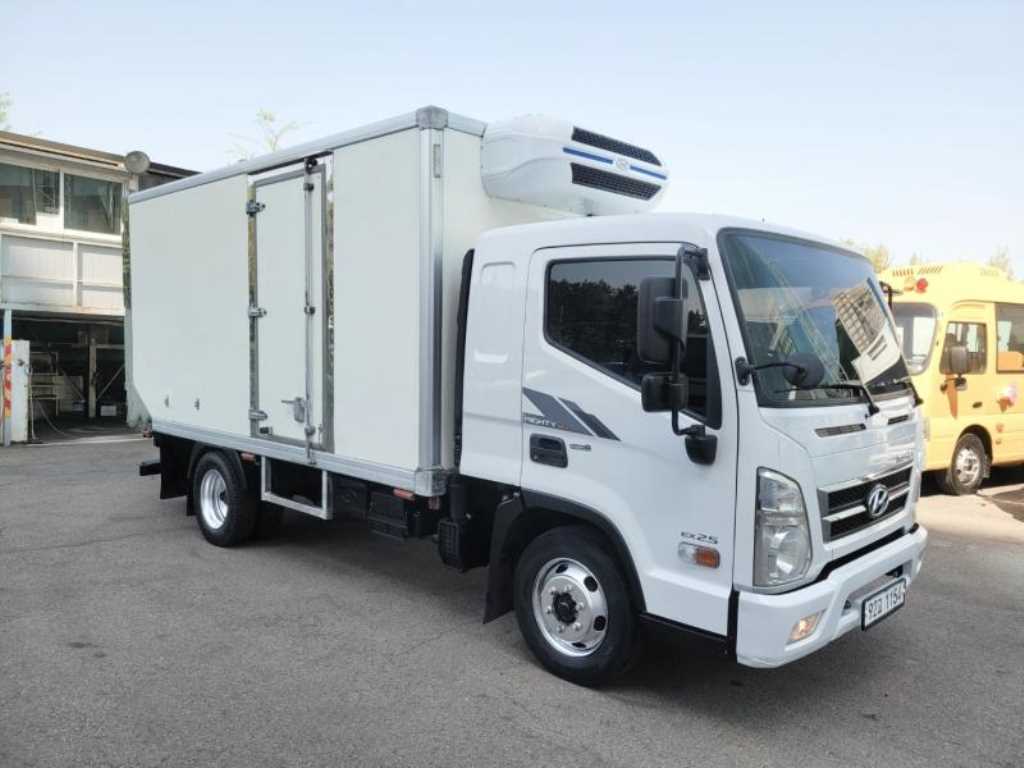 현대 올뉴마이티 2.5톤 냉동탑 2015년식 주행 564,510km 중고 화물차 대표 이미지