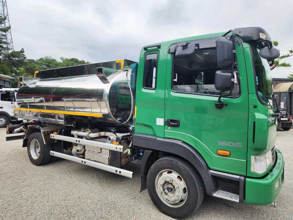 현대 메가트럭 5톤 살수차 2020년식 주행 213,604km 중고 화물차 상세 이미지 3