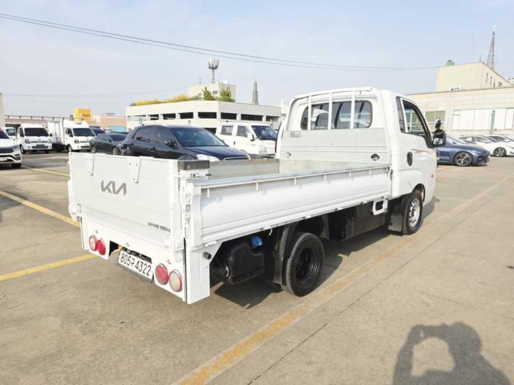 기아 더뉴봉고3 1톤 파워게이트 초장축 킹캡 오토 중고 화물차 그 밖에 2022 주행 31,762km 상세 이미지 3