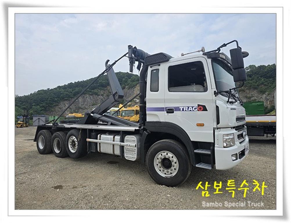 현대 트라고 24톤 1+3축 암롤트럭 2012년식 주행 602,799km 중고 화물차 상세 이미지 2