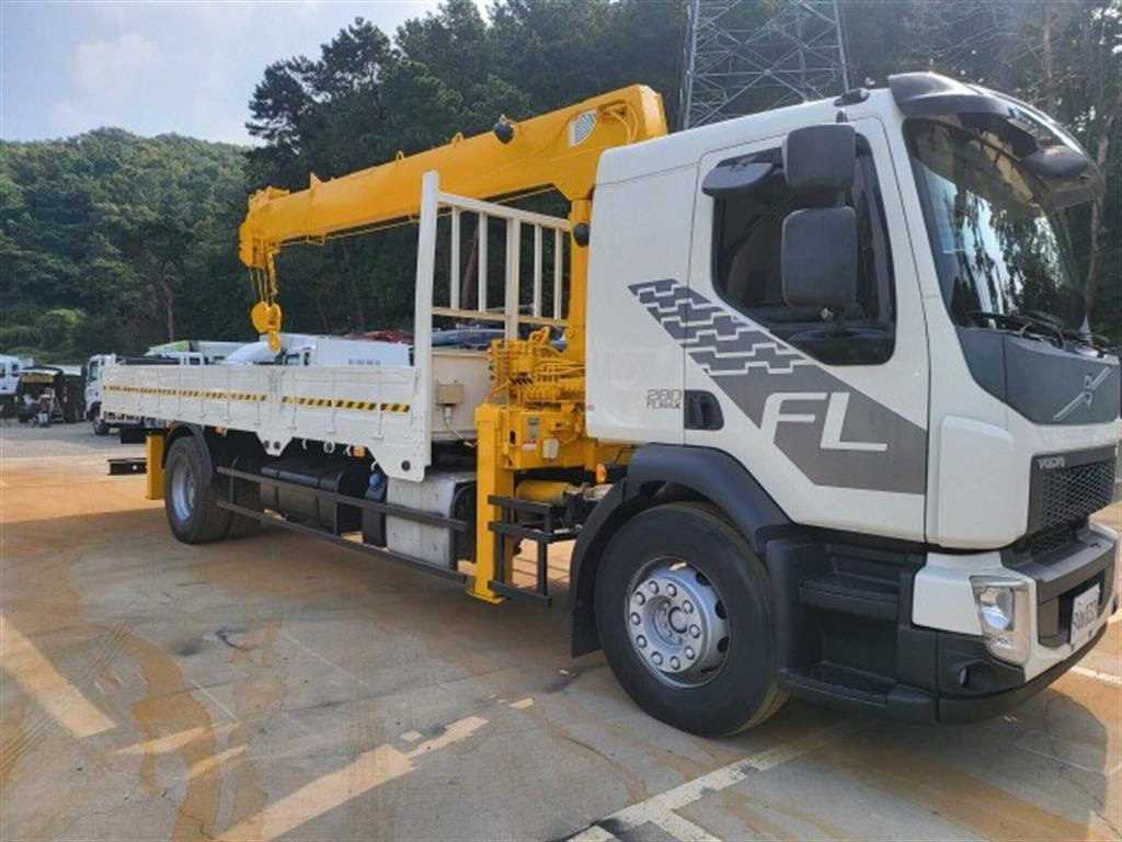 볼보 5톤 수산 746L 카고크레인 2017년식 주행 51,394km 중고 화물차 상세 이미지 5