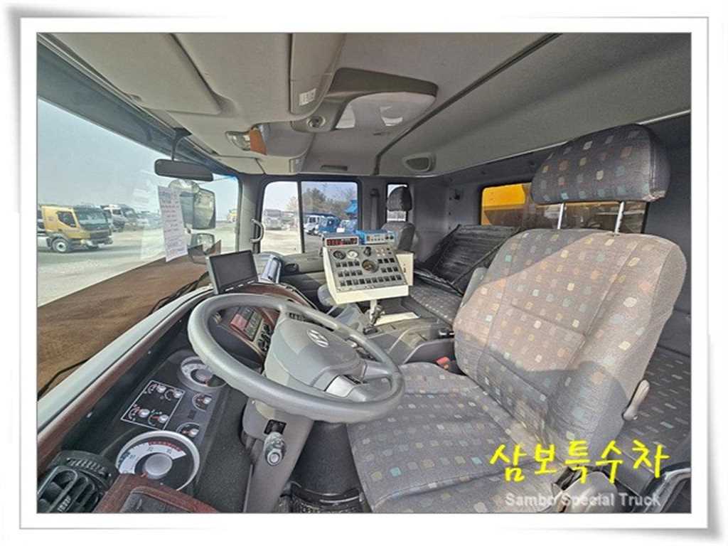 현대 8.5톤 신정 노면청소차 2015년식 중고 화물차 그 밖에 2015-02 주행 90,021km 상세 이미지 14