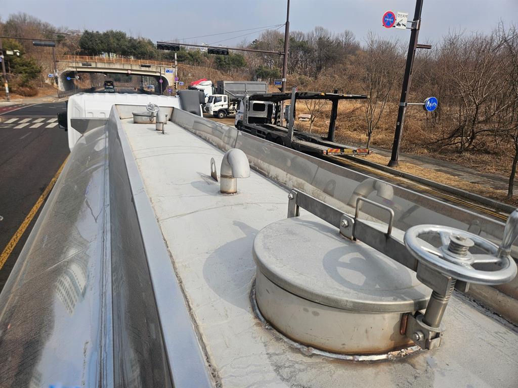 24톤 스텐 15,500L 살수차 2011년형 주행 1,159,387km 중고 화물차 상세 이미지 8