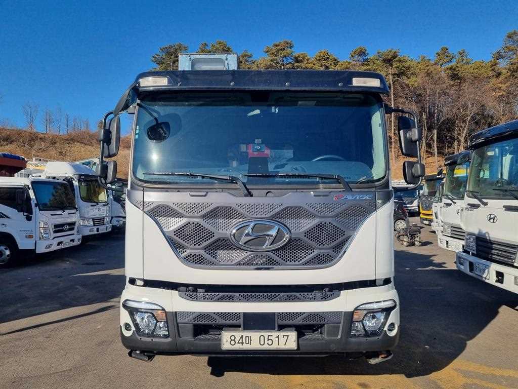 현대 파비스 5톤 광림 2307 헬기탑 카고크레인 2023년식 주행 7,366km 중고 화물차 상세 이미지 3