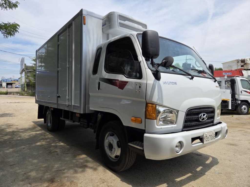 현대 e마이티 2.5톤 투냉 냉동탑 2015년식 중고 화물차 2015-06 주행 577,169km 대표 이미지