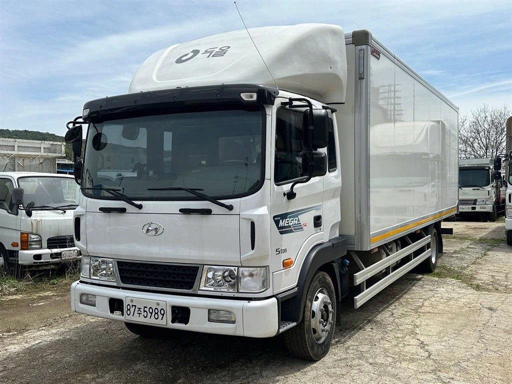 현대 메가트럭 5톤 하이내장 익스탑 파워게이트 2021년식 중고 화물차 2021-01 주행 144,685km 대표 이미지