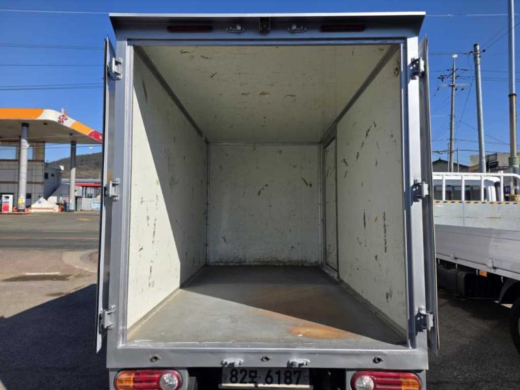 현대 포터2 1톤 일반캡 초장축 내장탑 2018년형 주행 133,253km 중고 화물차 상세 이미지 7