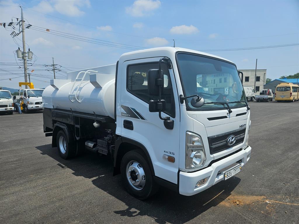 3.5톤 알루미늄 탱크로리 2016년식 주행 352,464km 중고 화물차 홈/탱크로리 상세 이미지 2
