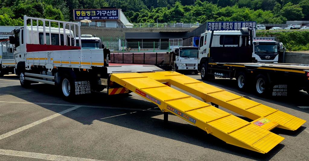 현대 메가트럭 4.5톤 셀프로더 자동발판사다리 2013년식 중고 화물차 2013-04 주행 722,233km 상세 이미지 12