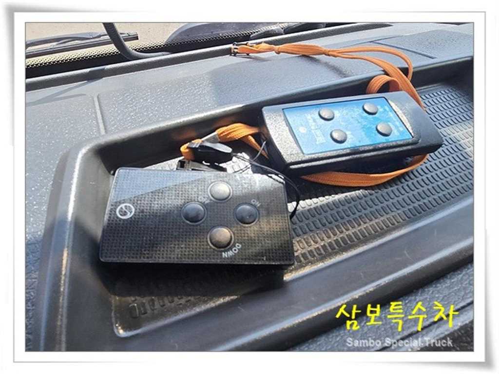 볼보 9.5톤 고상 암롤트럭 2017년식 주행 129,139km 중고 화물차 상세 이미지 14
