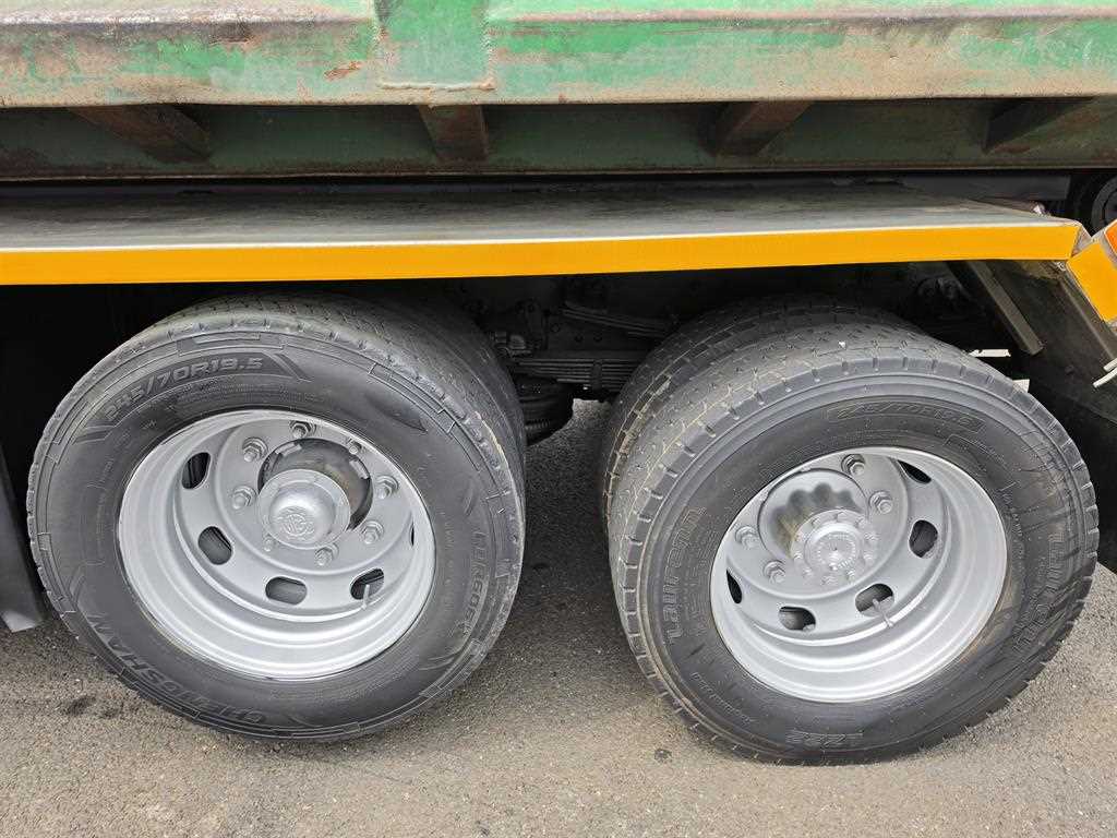 현대 메가트럭 5톤 쓰리축 암롤트럭 2019년식 주행 312,075km 중고 화물차 상세 이미지 17