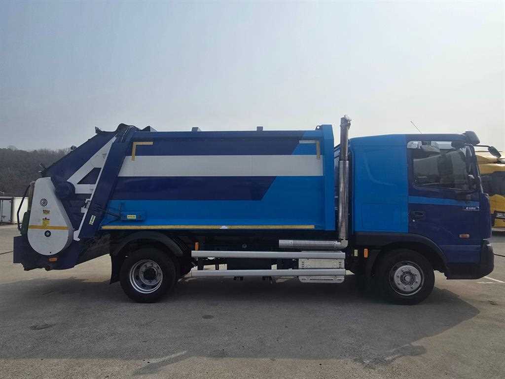 5톤 압착식 진개차 2023년식 주행 104,085km 중고 화물차 상세 이미지 5