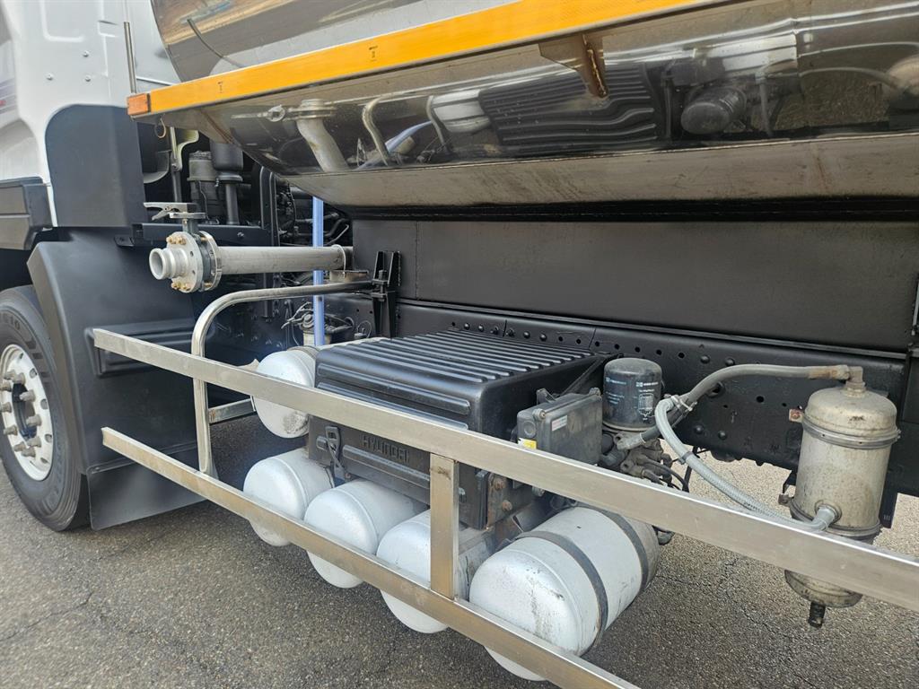 24톤 스텐 15,500L 살수차 2011년형 주행 1,159,387km 중고 화물차 상세 이미지 10