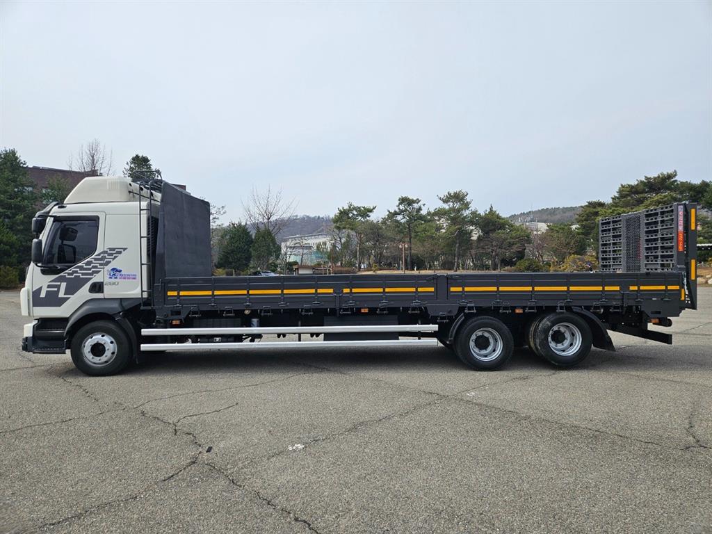 볼보 4.5톤 셀프로더 적재함 7500 태건특장 2018년식 주행 475,437km 중고 트럭 상세 이미지 4