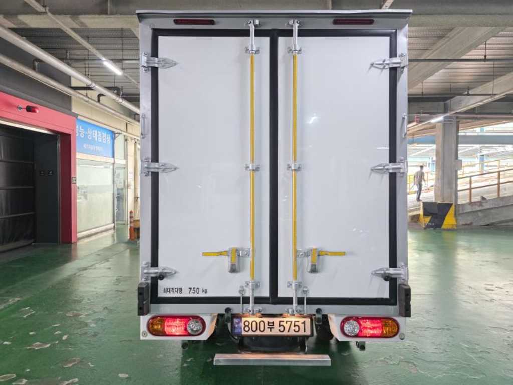 현대 포터2 LPG 1톤 하이내장탑 2024년식 주행 15,831km 중고 화물차 상세 이미지 5