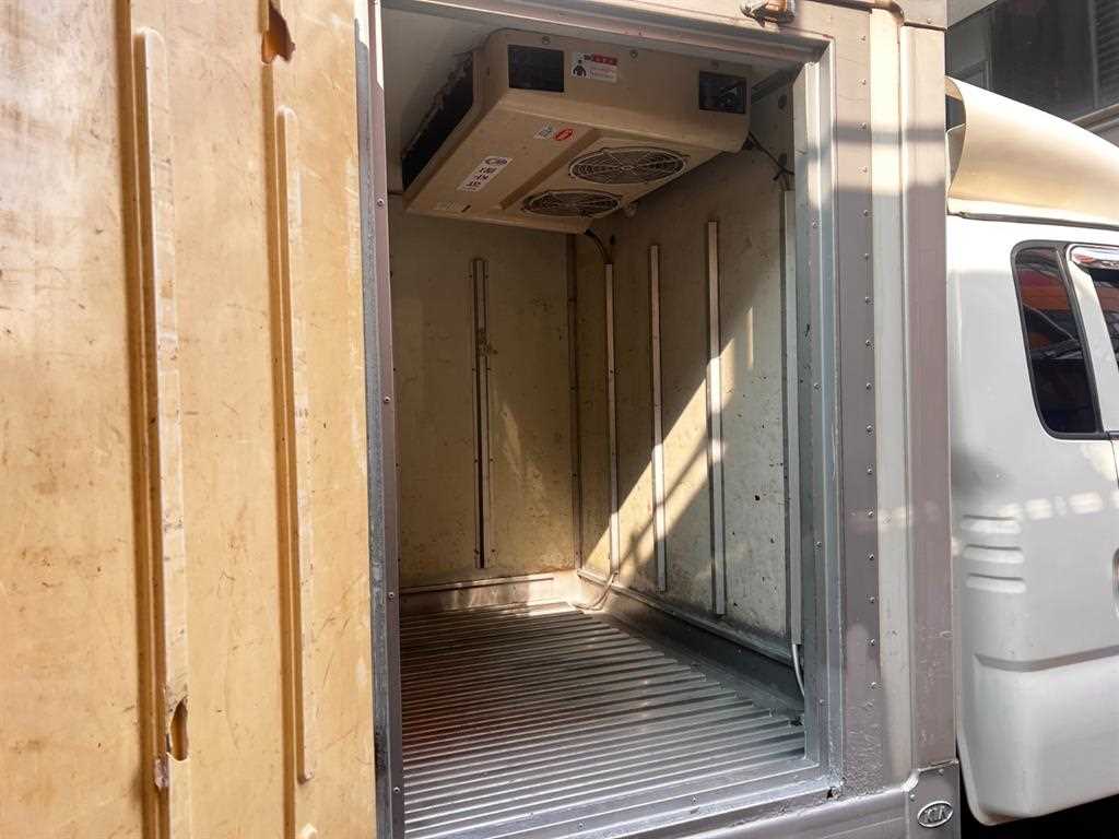기아 봉고3 1톤 냉동탑 2017년식 주행 156,400km 중고 화물차 상세 이미지 8