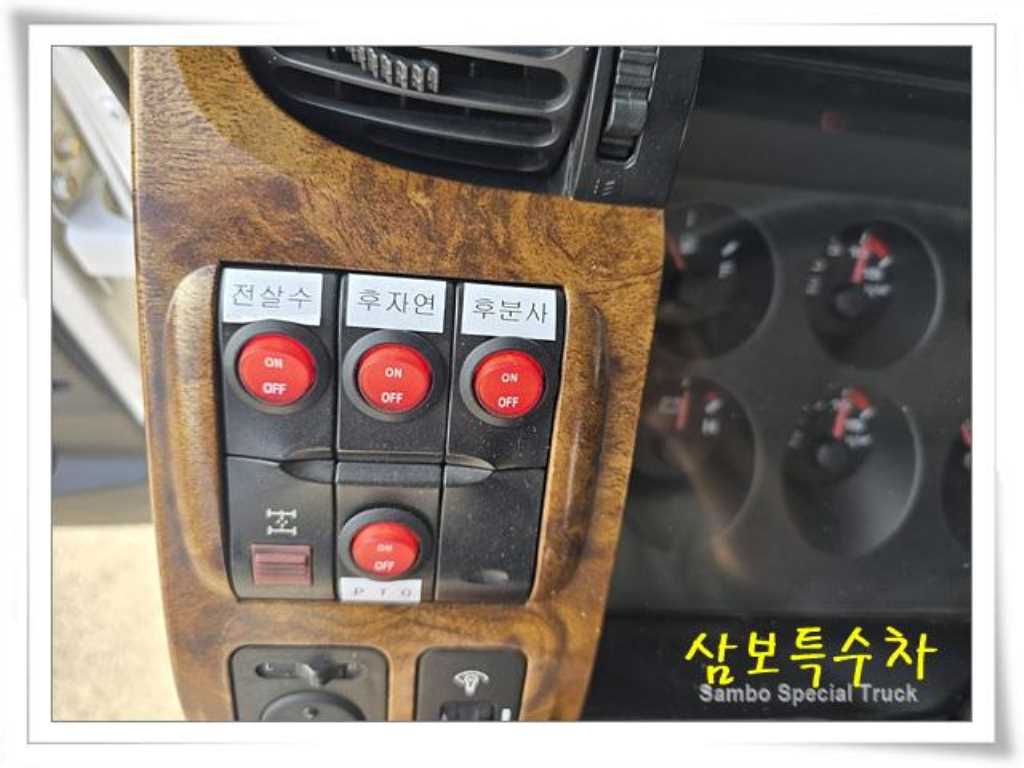 현대 16톤 알루미늄탱크 살수차 2004년식 주행 1,199,185km 중고 화물차 상세 이미지 12