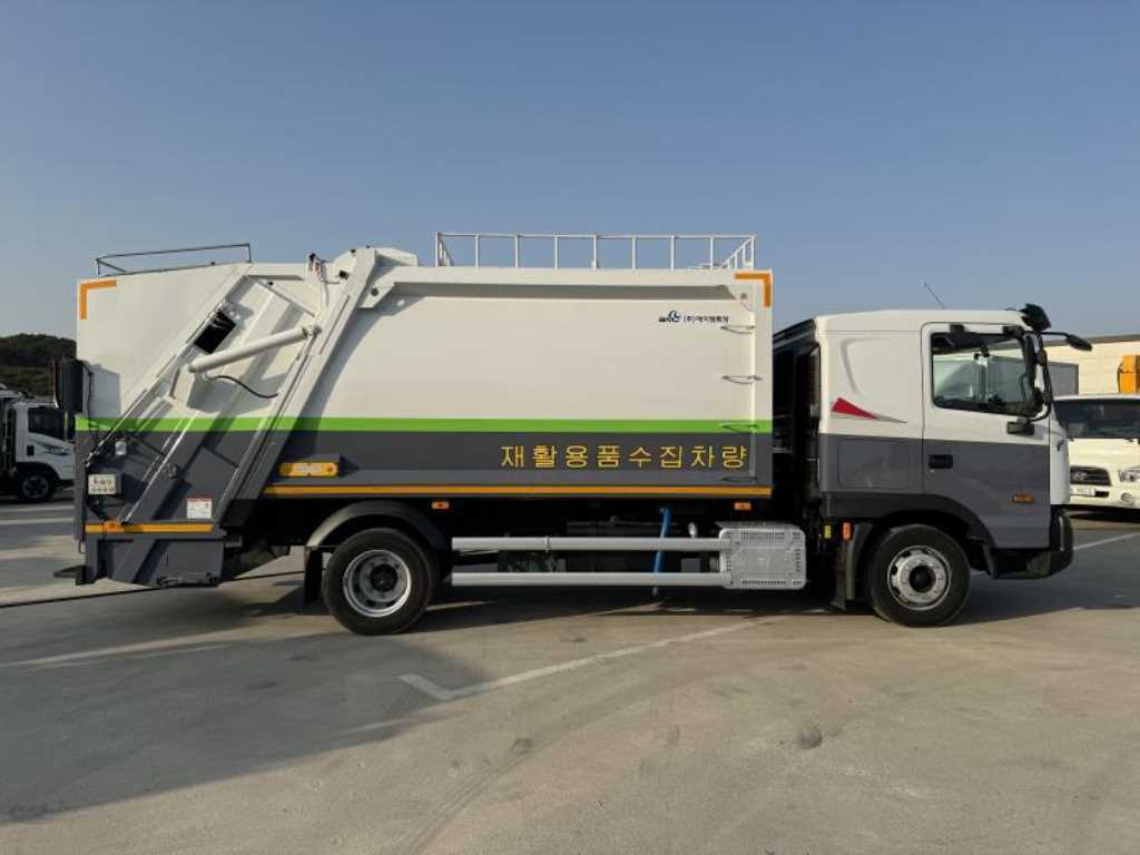 현대 파비스 5톤 압축진개차 2023년식 주행 20,000km 중고 화물차 상세 이미지 9