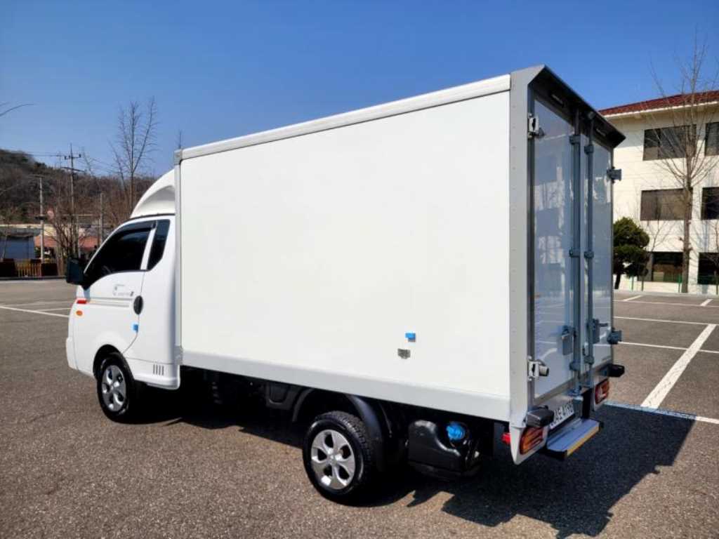 현대 포터2 1톤 내장탑 슈퍼캡 초장축 2023년식 주행 133,860km 중고 화물차 상세 이미지 4