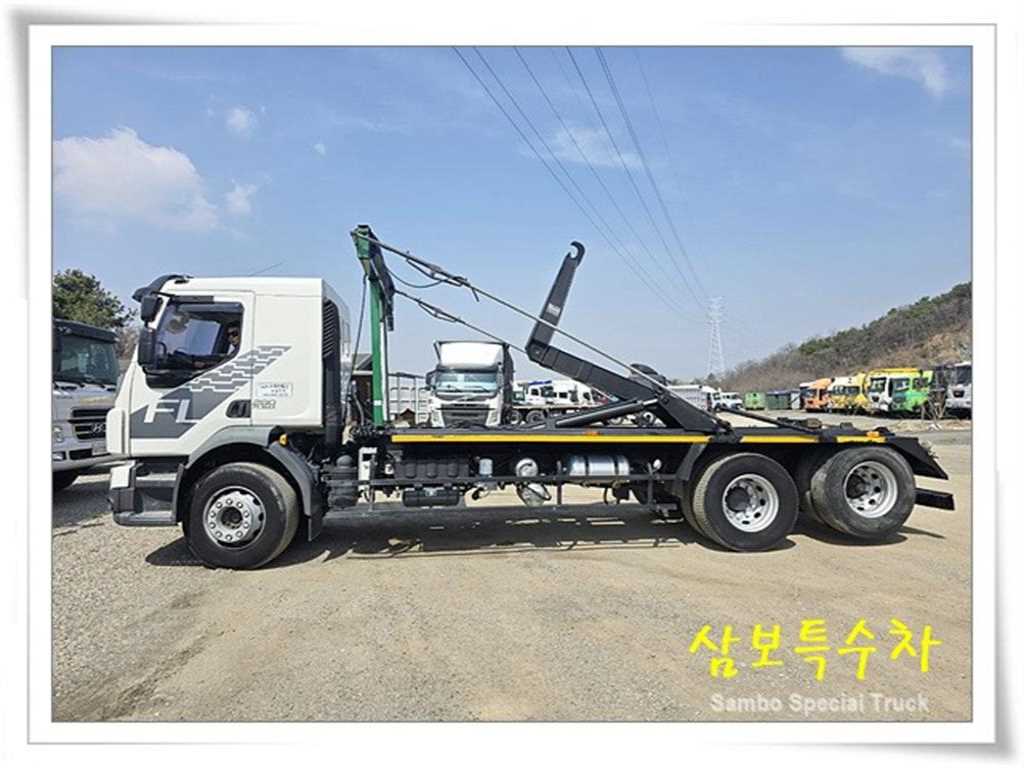 볼보 9.5톤 고상 암롤트럭 2017년식 주행 129,139km 중고 화물차 상세 이미지 4