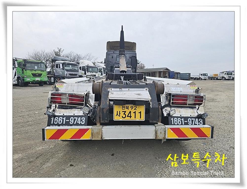 현대 엑시언트 프로 25톤 암롤트럭 2023년형 주행 195,125km 중고 화물차 상세 이미지 7