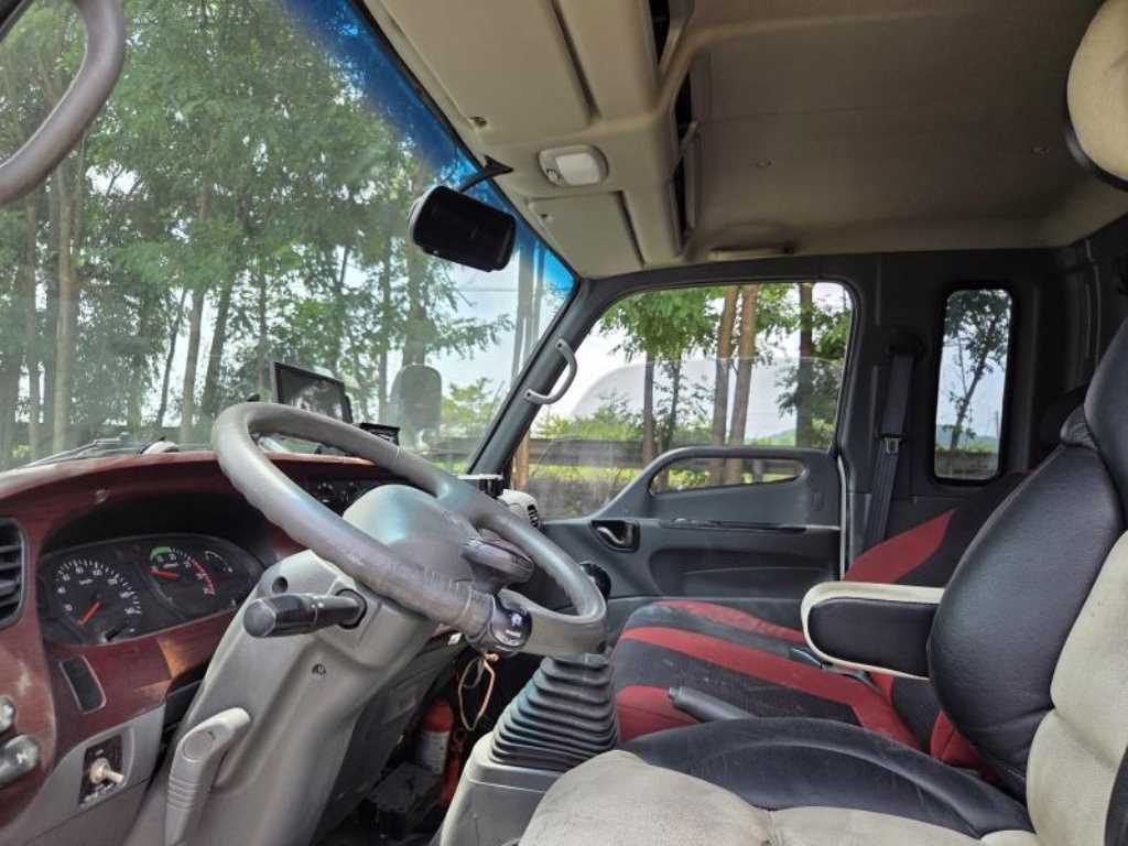 현대 e마이티 2.5톤 투냉 냉동탑 2015년식 중고 화물차 2015-06 주행 577,169km 상세 이미지 8