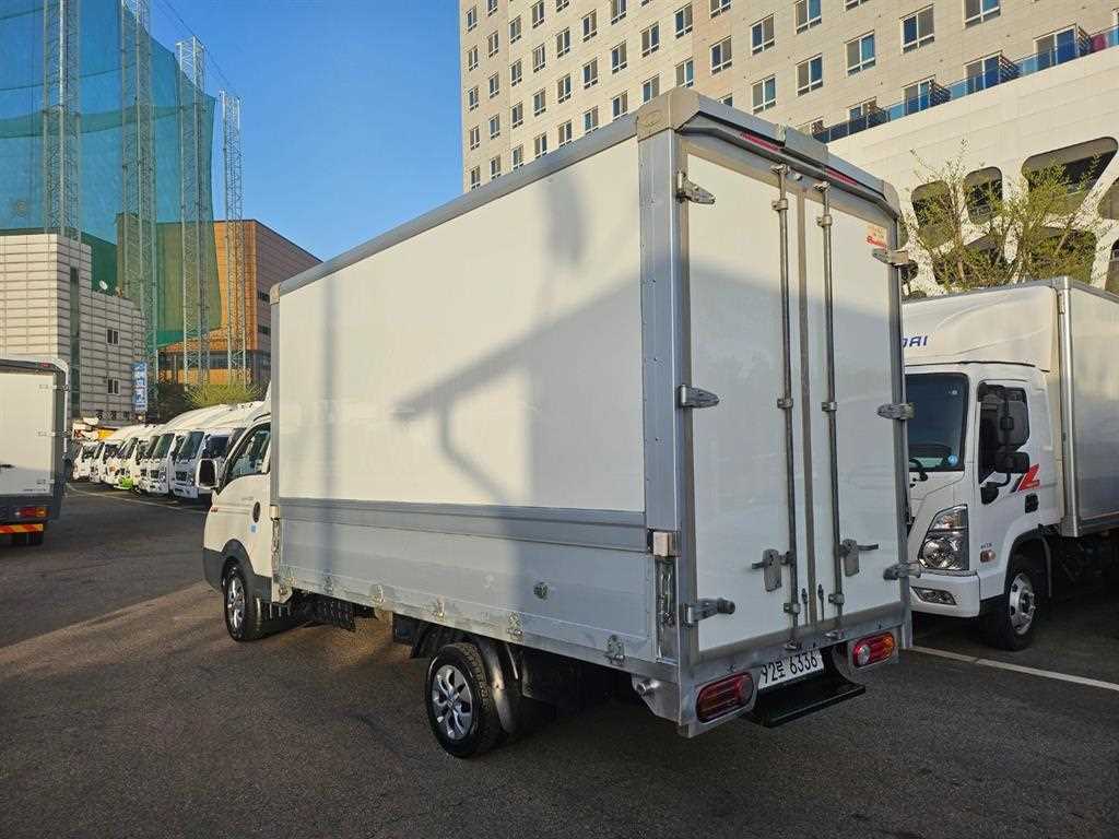 현대 포터2 1톤 롱바디 윙바디 2018년식 주행 243,121km 중고 화물차 상세 이미지 6